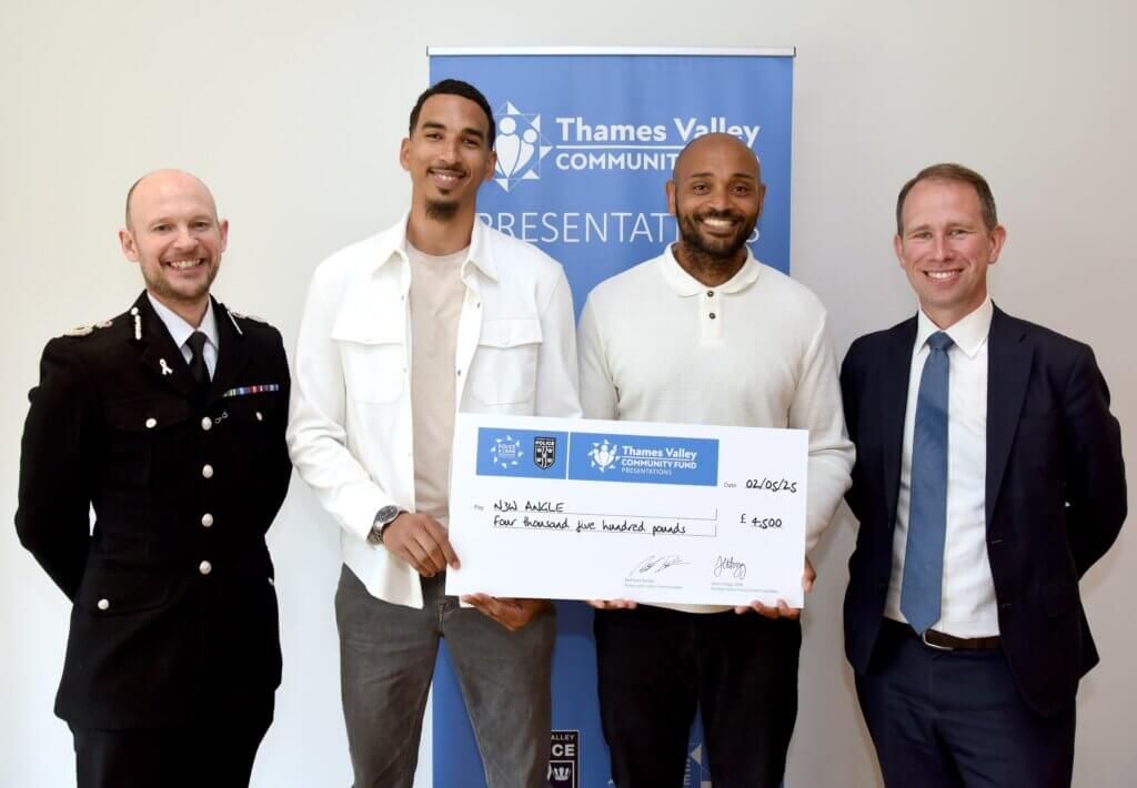 N3W ANGLE with presentation cheque