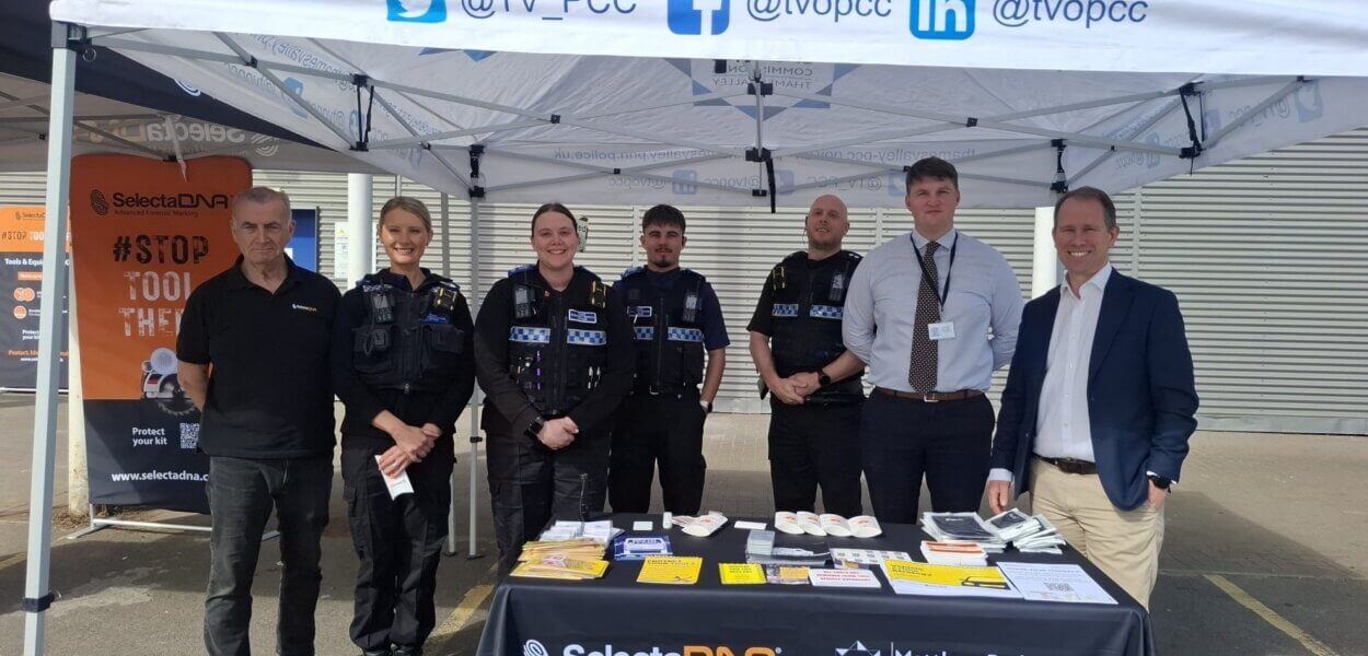 Thames Valley Police and Crime Commissioner, Matthew Barber, (right) with DI Mark Barnikel, DS Andrew Grant and officers from the Bracknell North Neighbourhood Team (Thames Valley Police) (middle) and Nick Roach (SelectaDNA) (left)